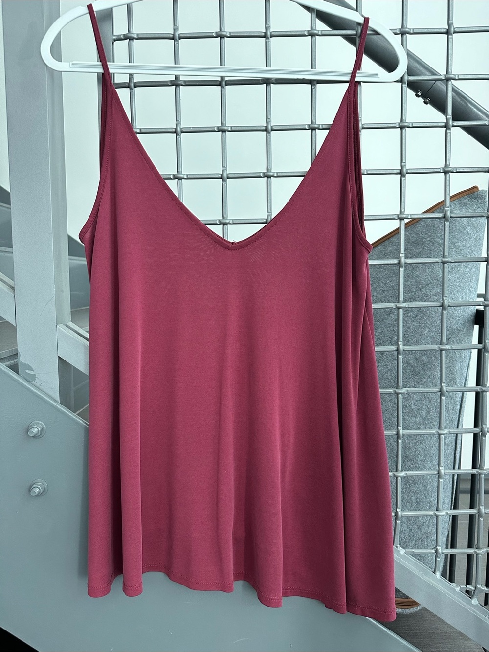 Urban Outfitters Women’s V-Neck Spaghetti Strap Tank Top in Burgundy Size M